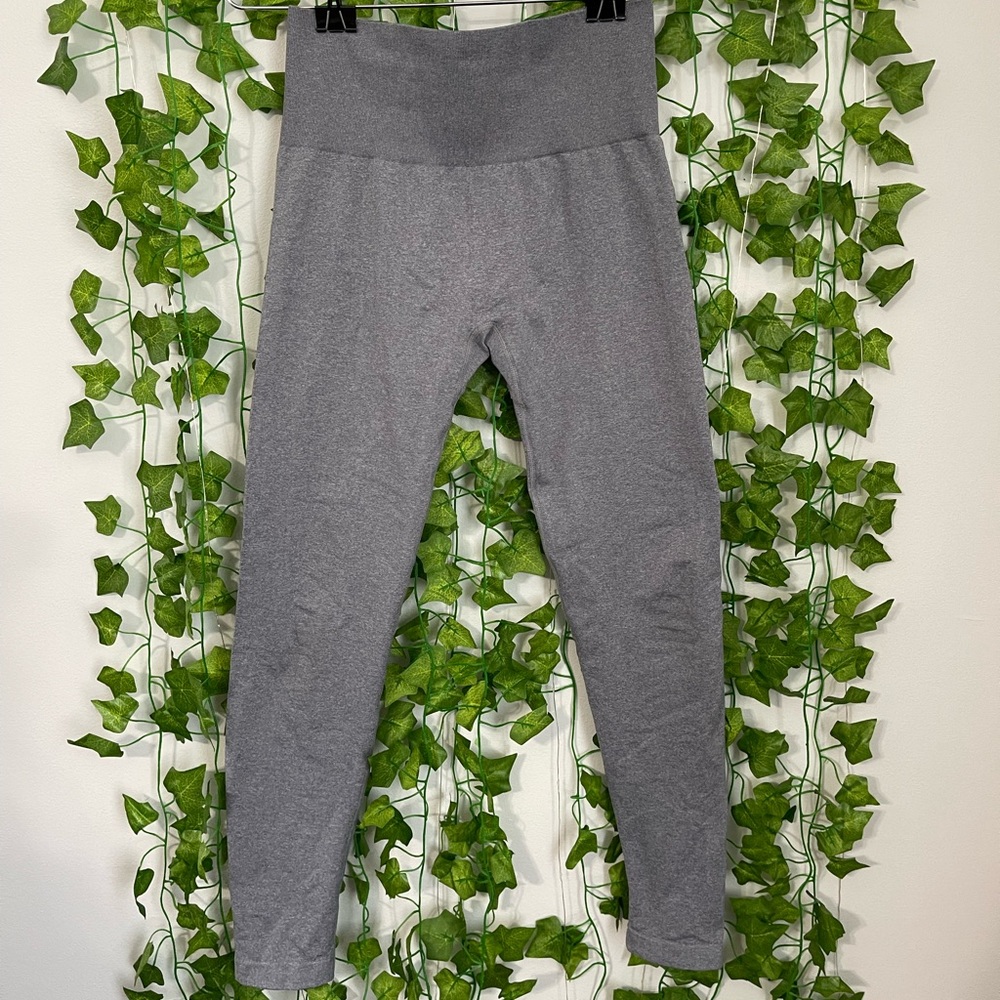 NVGTN Solid Seamless Leggings